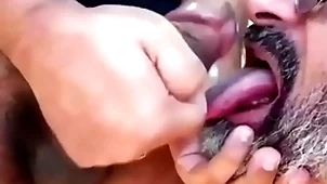 Dois suspeitos acabaram enrabando o policial no mato, com diego maldonato e sashay sem camisa