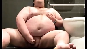Chubby plays with respect to unseat bathroom