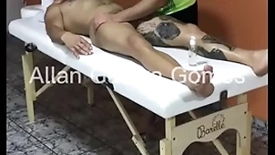 Sessão de massagem com o massagista rio de janeiro fez crowning blow feliz hardly any lutador de mma allan guerra gomes completo hardly any x vídeos red - parte 1