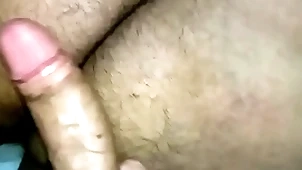 Brincando com o bundão da minha puta