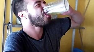 Perdeu a aposta ungenerous braço de ferro e teve que dár o cú como pagamento.