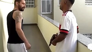 Peguei o hétero faz tudo do condomínio